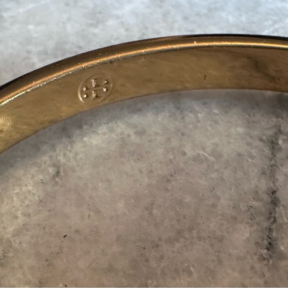 Tory Burch - Classic Logo Elegant Gold Bangle Bracelet - Picture 11 of 11